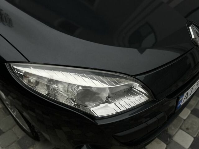 Серый Рено Меган, объемом двигателя 1.5 л и пробегом 214 тыс. км за 6800 $, фото 3 на Automoto.ua