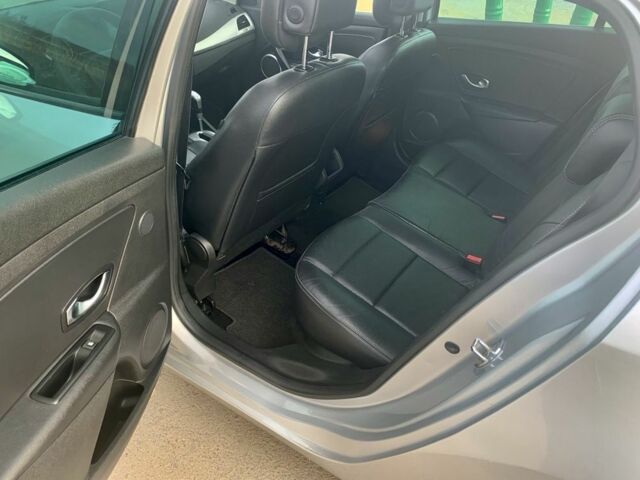 Серый Рено Меган, объемом двигателя 1.5 л и пробегом 242 тыс. км за 7990 $, фото 11 на Automoto.ua