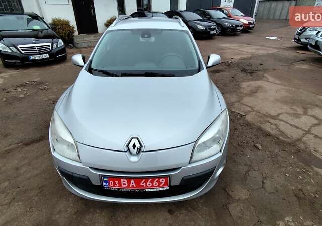 Серый Рено Меган, объемом двигателя 1.46 л и пробегом 236 тыс. км за 6750 $, фото 9 на Automoto.ua