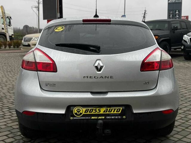 Серый Рено Меган, объемом двигателя 0 л и пробегом 260 тыс. км за 7200 $, фото 5 на Automoto.ua