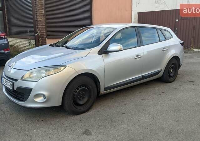 Рено Меган 2010 в Днепре (Днепропетровске) на Automoto.ua Серый Рено Меган, объемом двигателя 1.46 л и пробегом 274 тыс. км за 4999 $, фото 7 на Automoto.ua