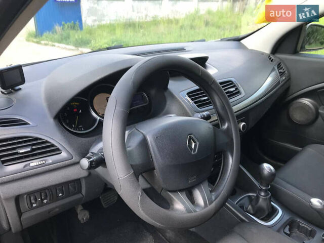 Сірий Рено Меган, об'ємом двигуна 1.46 л та пробігом 252 тис. км за 5500 $, фото 27 на Automoto.ua