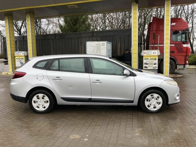 Серый Рено Меган, объемом двигателя 1.5 л и пробегом 260 тыс. км за 5600 $, фото 5 на Automoto.ua