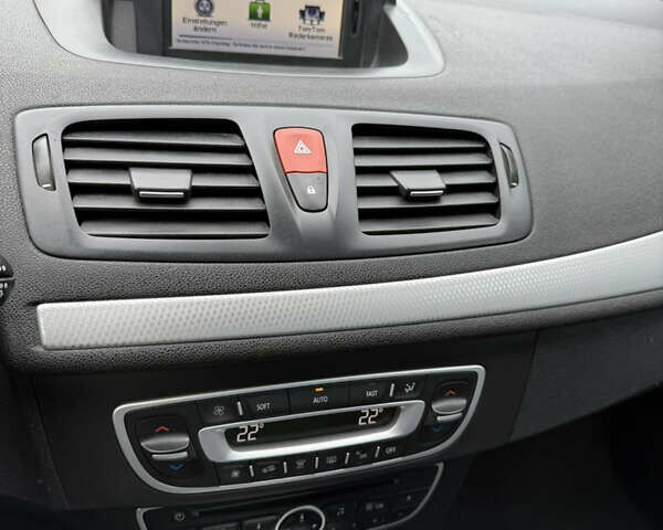 Сірий Рено Меган, об'ємом двигуна 2 л та пробігом 213 тис. км за 8100 $, фото 14 на Automoto.ua