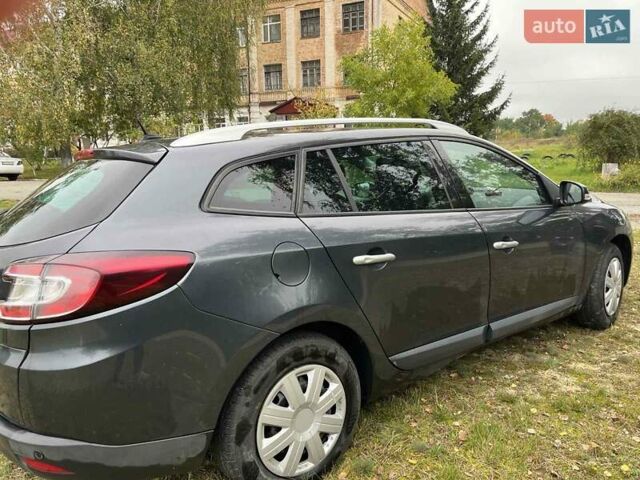 Серый Рено Меган, объемом двигателя 1.6 л и пробегом 230 тыс. км за 5600 $, фото 2 на Automoto.ua