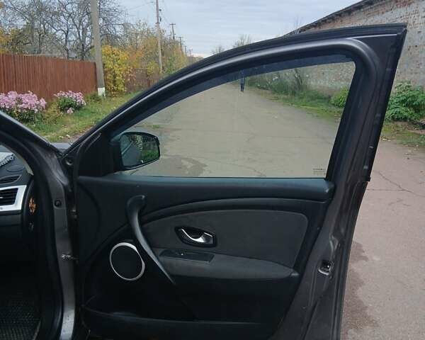 Серый Рено Меган, объемом двигателя 1.46 л и пробегом 247 тыс. км за 6550 $, фото 6 на Automoto.ua