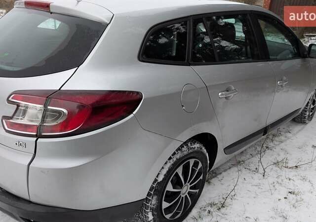 Серый Рено Меган, объемом двигателя 1.46 л и пробегом 227 тыс. км за 7000 $, фото 1 на Automoto.ua