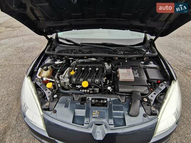 Серый Рено Меган, объемом двигателя 1.6 л и пробегом 220 тыс. км за 7300 $, фото 23 на Automoto.ua