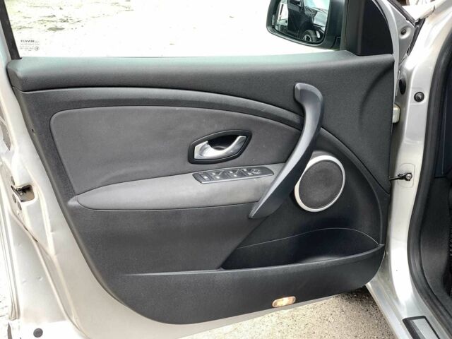 Серый Рено Меган, объемом двигателя 1.5 л и пробегом 273 тыс. км за 6590 $, фото 18 на Automoto.ua