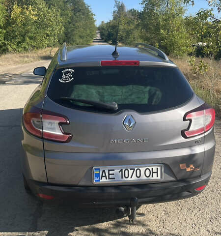 Серый Рено Меган, объемом двигателя 1.46 л и пробегом 232 тыс. км за 8700 $, фото 4 на Automoto.ua