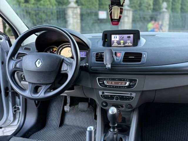 Серый Рено Меган, объемом двигателя 1.5 л и пробегом 310 тыс. км за 6500 $, фото 7 на Automoto.ua