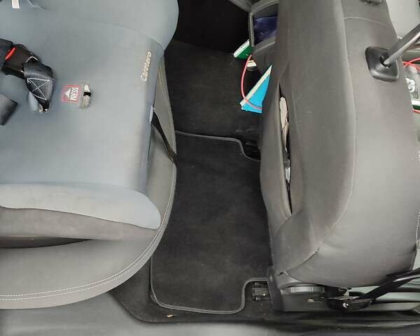 Серый Рено Меган, объемом двигателя 1.4 л и пробегом 250 тыс. км за 7500 $, фото 142 на Automoto.ua