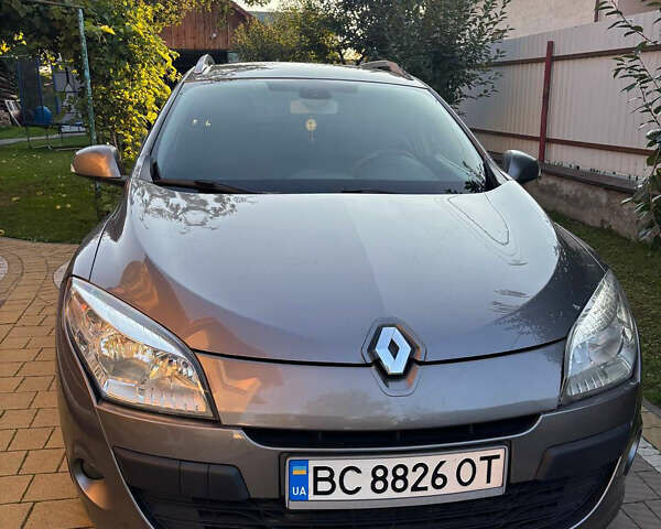 Серый Рено Меган, объемом двигателя 1.5 л и пробегом 263 тыс. км за 6200 $, фото 1 на Automoto.ua