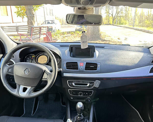 Серый Рено Меган, объемом двигателя 1.46 л и пробегом 270 тыс. км за 7750 $, фото 18 на Automoto.ua