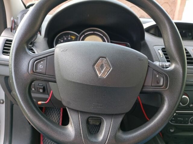 Серый Рено Меган, объемом двигателя 1.6 л и пробегом 204 тыс. км за 7200 $, фото 13 на Automoto.ua