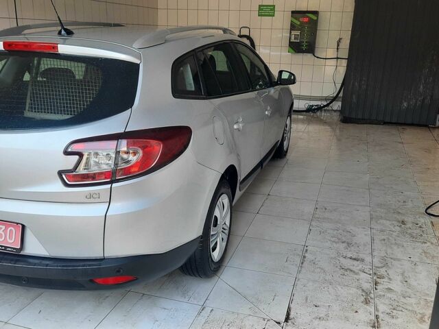 Серый Рено Меган, объемом двигателя 1.5 л и пробегом 179 тыс. км за 7175 $, фото 6 на Automoto.ua