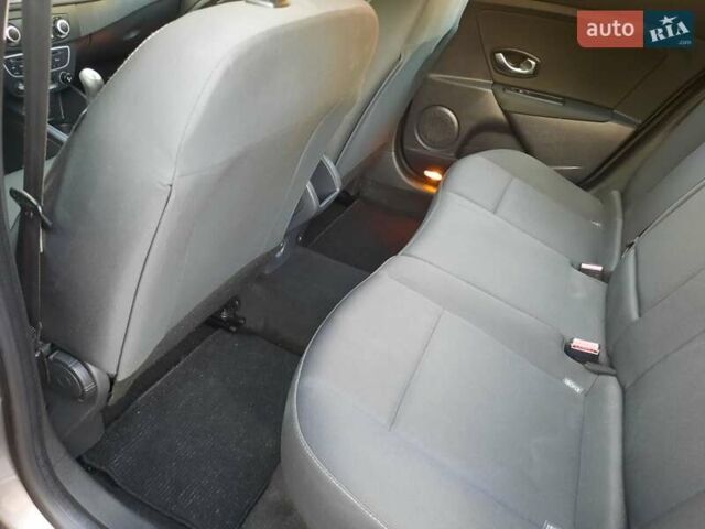 Серый Рено Меган, объемом двигателя 1.6 л и пробегом 201 тыс. км за 7700 $, фото 60 на Automoto.ua