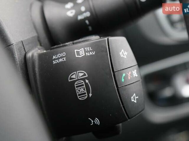 Серый Рено Меган, объемом двигателя 1.46 л и пробегом 176 тыс. км за 8300 $, фото 20 на Automoto.ua