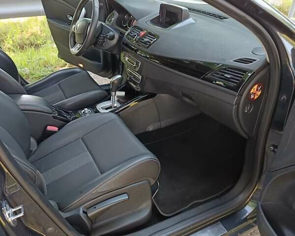 Серый Рено Меган, объемом двигателя 1.46 л и пробегом 300 тыс. км за 7699 $, фото 42 на Automoto.ua