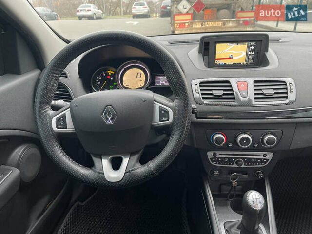 Серый Рено Меган, объемом двигателя 1.46 л и пробегом 350 тыс. км за 5850 $, фото 21 на Automoto.ua