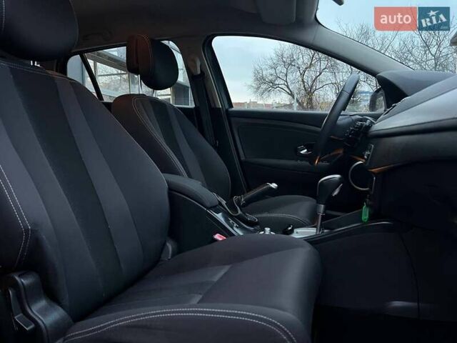 Серый Рено Меган, объемом двигателя 1.5 л и пробегом 234 тыс. км за 7500 $, фото 20 на Automoto.ua