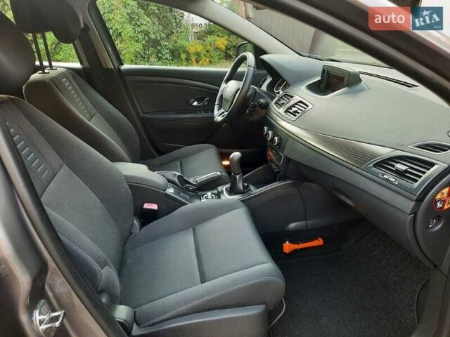 Серый Рено Меган, объемом двигателя 1.6 л и пробегом 201 тыс. км за 7700 $, фото 89 на Automoto.ua