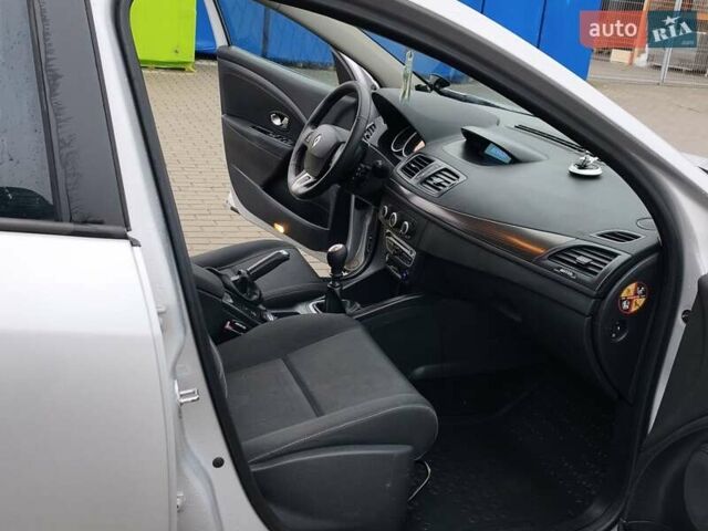 Серый Рено Меган, объемом двигателя 1.5 л и пробегом 249 тыс. км за 6750 $, фото 21 на Automoto.ua