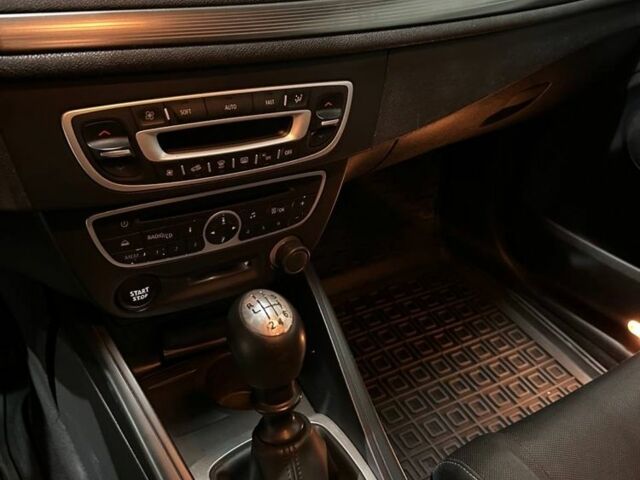 Рено Меган 2011 в Лозовой на Automoto.ua Серый Рено Меган, объемом двигателя 0 л и пробегом 277 тыс. км за 5500 $, фото 8 на Automoto.ua