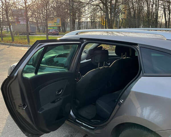 Серый Рено Меган, объемом двигателя 1.46 л и пробегом 203 тыс. км за 7400 $, фото 10 на Automoto.ua