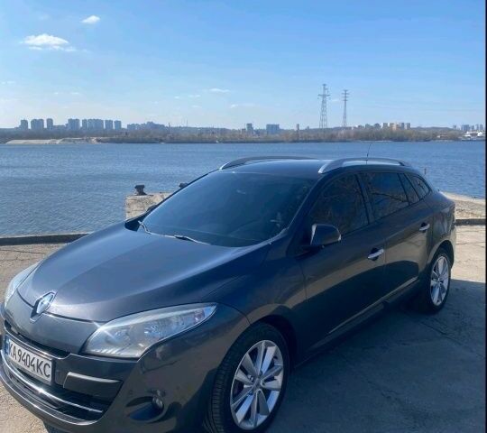 Сірий Рено Меган, об'ємом двигуна 1.5 л та пробігом 235 тис. км за 7900 $, фото 1 на Automoto.ua