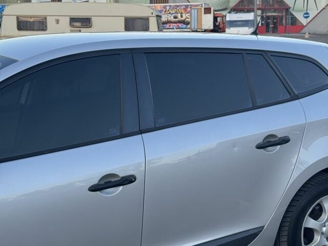 Сірий Рено Меган, об'ємом двигуна 1.6 л та пробігом 263 тис. км за 6500 $, фото 4 на Automoto.ua
