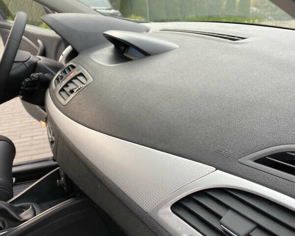 Серый Рено Меган, объемом двигателя 1.9 л и пробегом 285 тыс. км за 7300 $, фото 23 на Automoto.ua