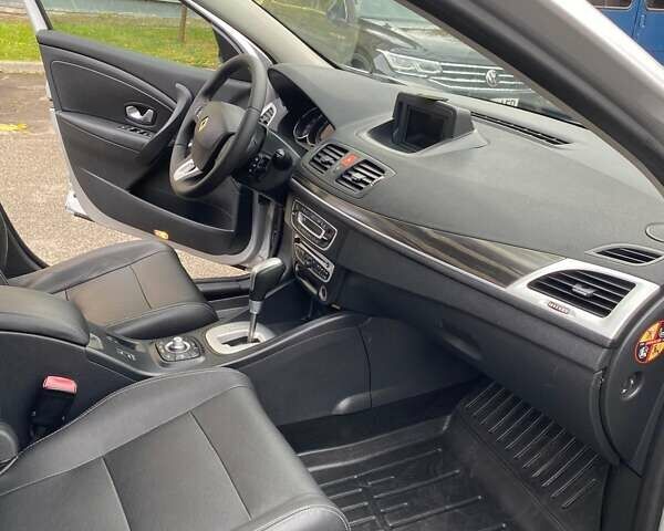 Сірий Рено Меган, об'ємом двигуна 2 л та пробігом 260 тис. км за 9899 $, фото 18 на Automoto.ua