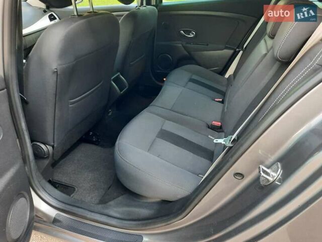 Серый Рено Меган, объемом двигателя 1.6 л и пробегом 194 тыс. км за 8100 $, фото 72 на Automoto.ua