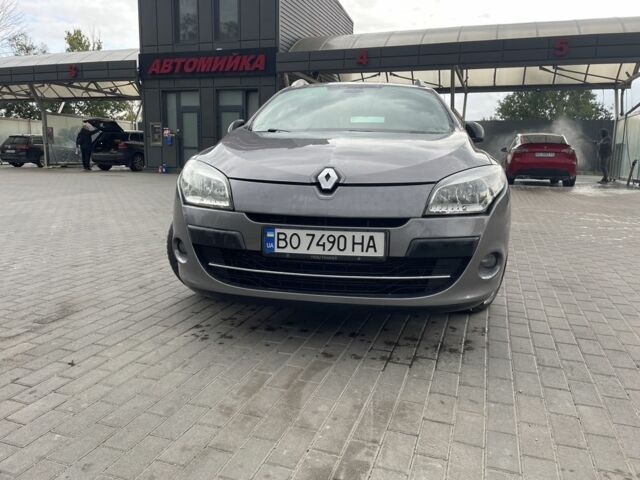 Серый Рено Меган, объемом двигателя 1.4 л и пробегом 186 тыс. км за 6600 $, фото 2 на Automoto.ua