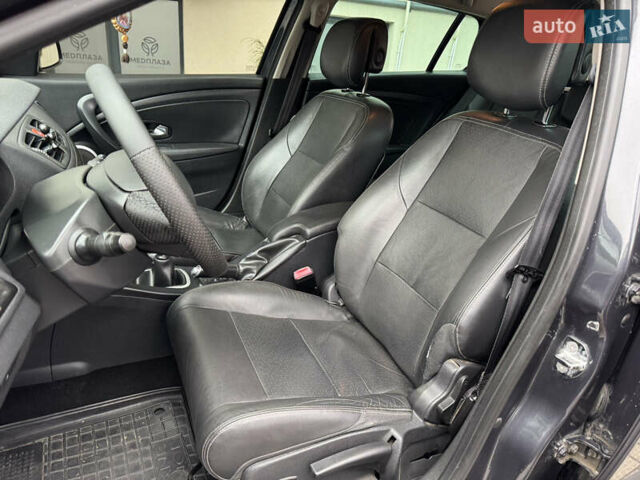 Сірий Рено Меган, об'ємом двигуна 1.5 л та пробігом 218 тис. км за 7200 $, фото 32 на Automoto.ua