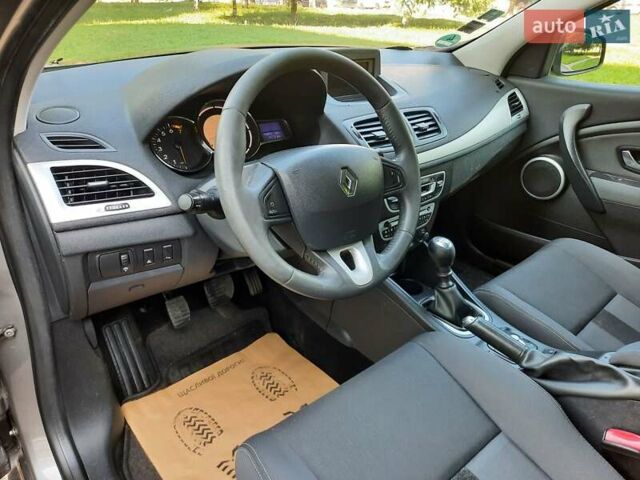 Серый Рено Меган, объемом двигателя 1.6 л и пробегом 194 тыс. км за 8100 $, фото 43 на Automoto.ua