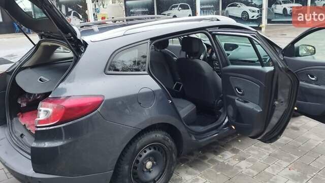 Сірий Рено Меган, об'ємом двигуна 1.46 л та пробігом 221 тис. км за 7300 $, фото 3 на Automoto.ua