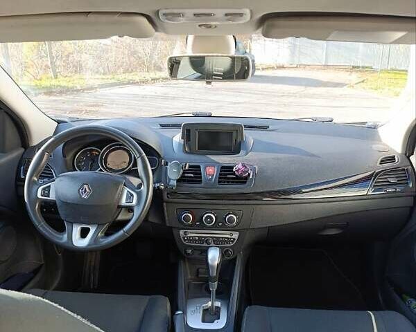 Сірий Рено Меган, об'ємом двигуна 1.5 л та пробігом 229 тис. км за 7600 $, фото 26 на Automoto.ua