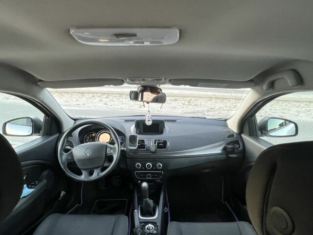 Сірий Рено Меган, об'ємом двигуна 1.5 л та пробігом 320 тис. км за 6400 $, фото 3 на Automoto.ua