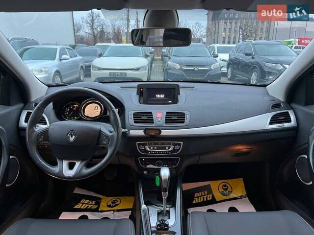 Серый Рено Меган, объемом двигателя 1.5 л и пробегом 234 тыс. км за 7500 $, фото 10 на Automoto.ua