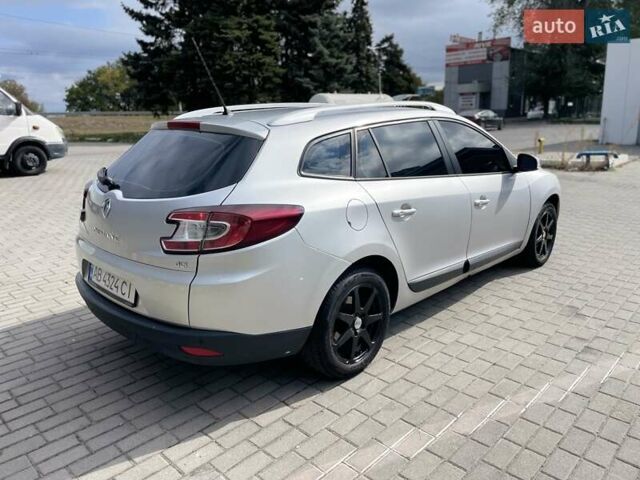 Рено Меган 2011 в Днепре (Днепропетровске) на Automoto.ua Серый Рено Меган, объемом двигателя 1.5 л и пробегом 235 тыс. км за 5999 $, фото 5 на Automoto.ua