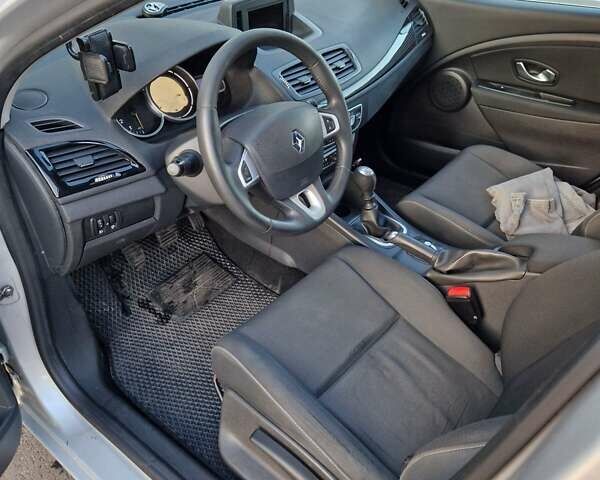 Сірий Рено Меган, об'ємом двигуна 1.5 л та пробігом 288 тис. км за 7100 $, фото 21 на Automoto.ua