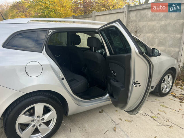 Серый Рено Меган, объемом двигателя 1.46 л и пробегом 274 тыс. км за 6300 $, фото 40 на Automoto.ua