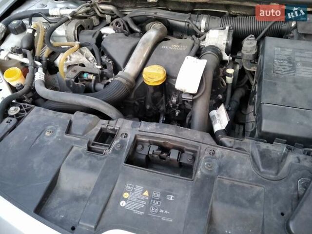 Серый Рено Меган, объемом двигателя 1.5 л и пробегом 230 тыс. км за 6700 $, фото 27 на Automoto.ua