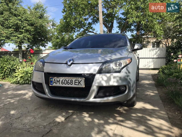 Рено Меган 2011 в Любаре на Automoto.ua Серый Рено Меган, объемом двигателя 1.46 л и пробегом 308 тыс. км за 6800 $, фото 4 на Automoto.ua