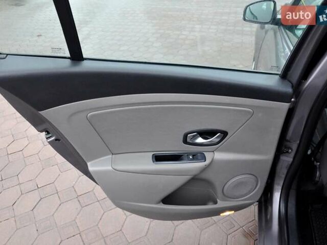 Сірий Рено Меган, об'ємом двигуна 1.5 л та пробігом 250 тис. км за 6500 $, фото 18 на Automoto.ua