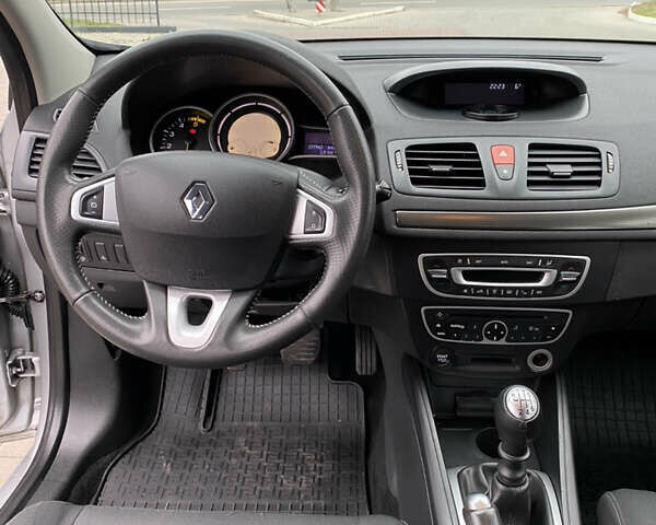 Серый Рено Меган, объемом двигателя 1.5 л и пробегом 277 тыс. км за 6999 $, фото 24 на Automoto.ua
