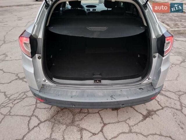 Серый Рено Меган, объемом двигателя 1.5 л и пробегом 273 тыс. км за 6900 $, фото 7 на Automoto.ua