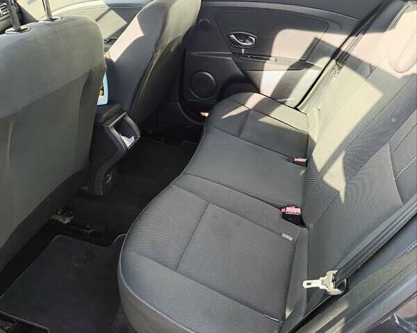 Сірий Рено Меган, об'ємом двигуна 1.5 л та пробігом 229 тис. км за 7600 $, фото 24 на Automoto.ua